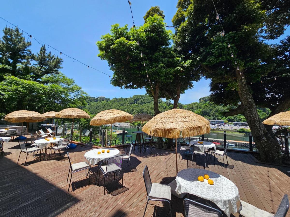 Cheonjiyeon Crystal Hotel Seogwipo Exteriör bild