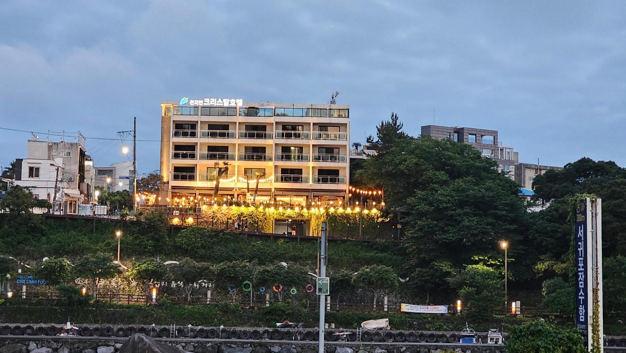 Cheonjiyeon Crystal Hotel Seogwipo Exteriör bild