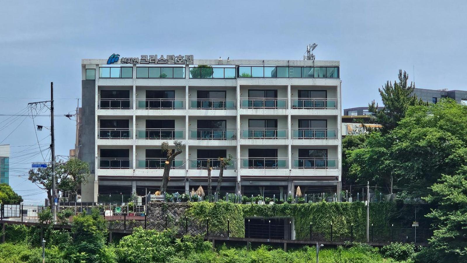 Cheonjiyeon Crystal Hotel Seogwipo Exteriör bild